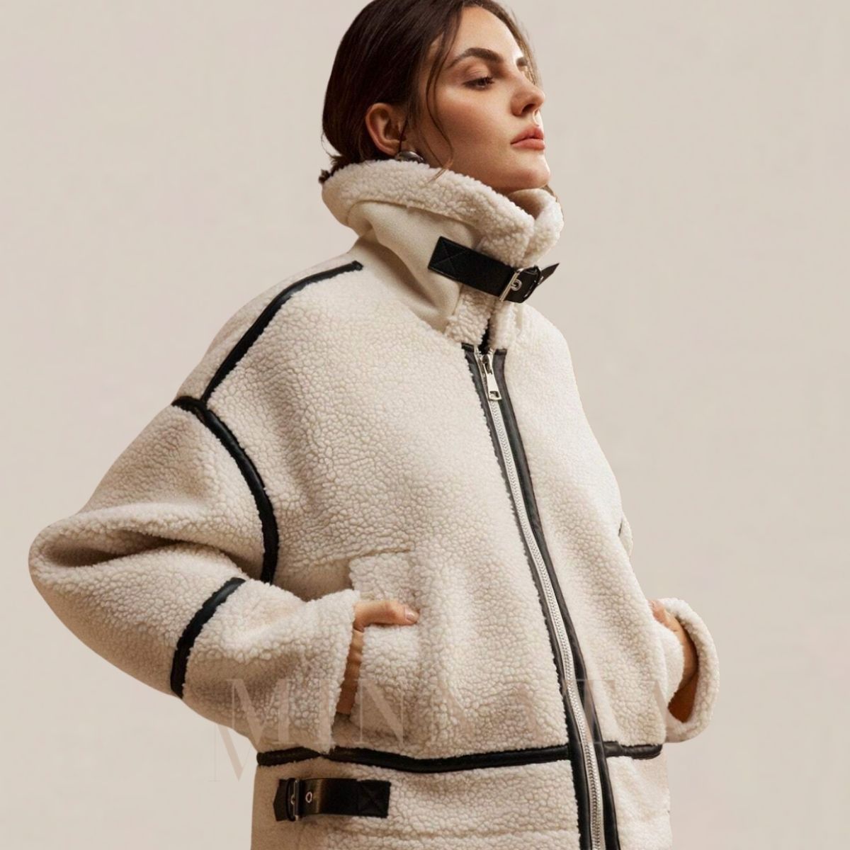 Abrigo mujer con ribetes negros - Invierno  Primavera
