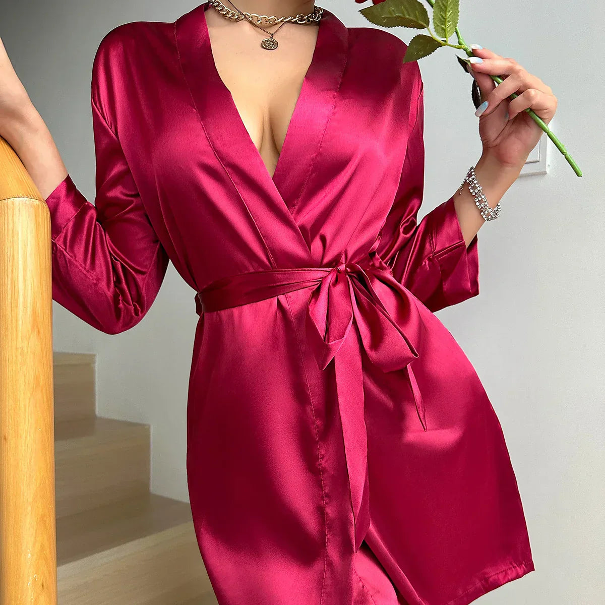 Bata de seda elegante de mañana