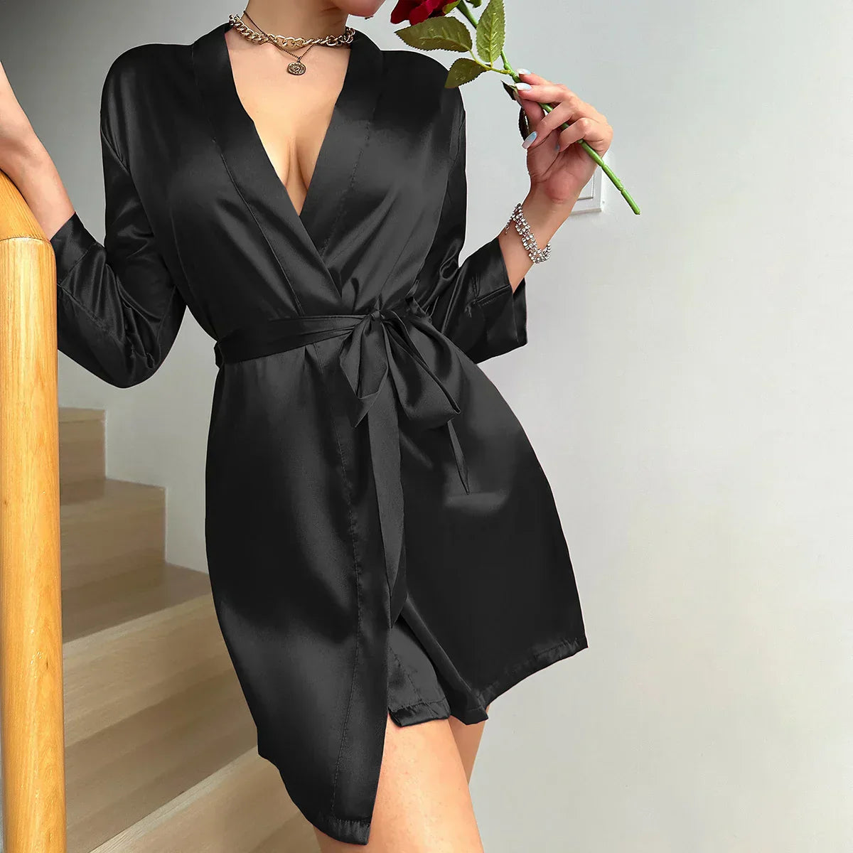 Bata de seda elegante de mañana