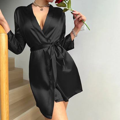 Bata de seda elegante de mañana